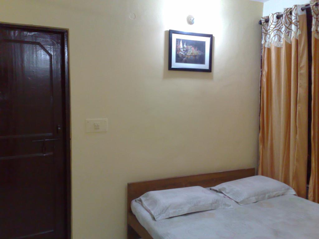 Grg Shanti Guest House Varanasi Near Manikarnika Ghat Номер фото
